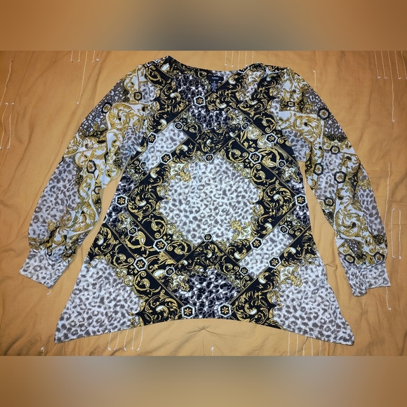 Elegant Women's Printed Top - Picture 4 of 6